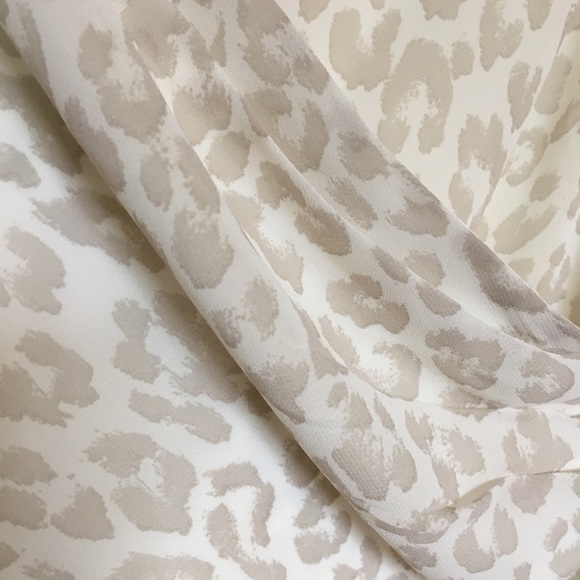 Express Sleeveless Wrap Top Cheetah Print EUC - Picture 2 of 4